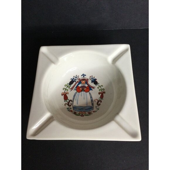 Vintage Hyalyn Porcelain Ashtray 621 Dutch Woman in dress flowers - Picture 1 of 8